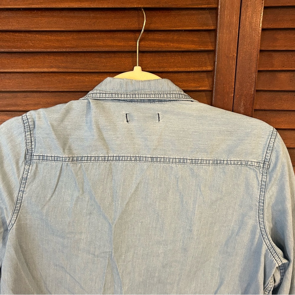 Old Navy Light Wash Chambray Button Down Shirt - Picture 6 of 6